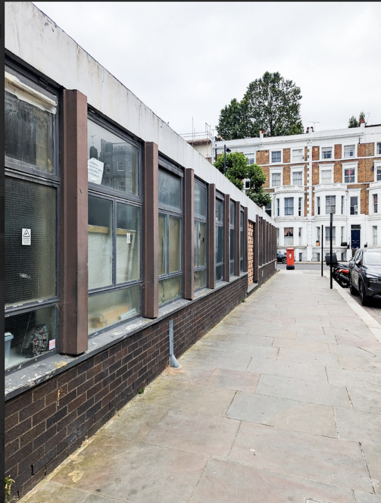 Photo of the room in Ladbroke Grove listed by LOWE Guardians (The LOWE Group)